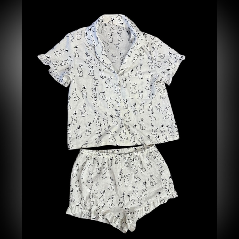 Women’s Easter Bunny Rabbit Print Ruffle Trim Button Front PJ Shorts Set Large - Picture 2 of 10